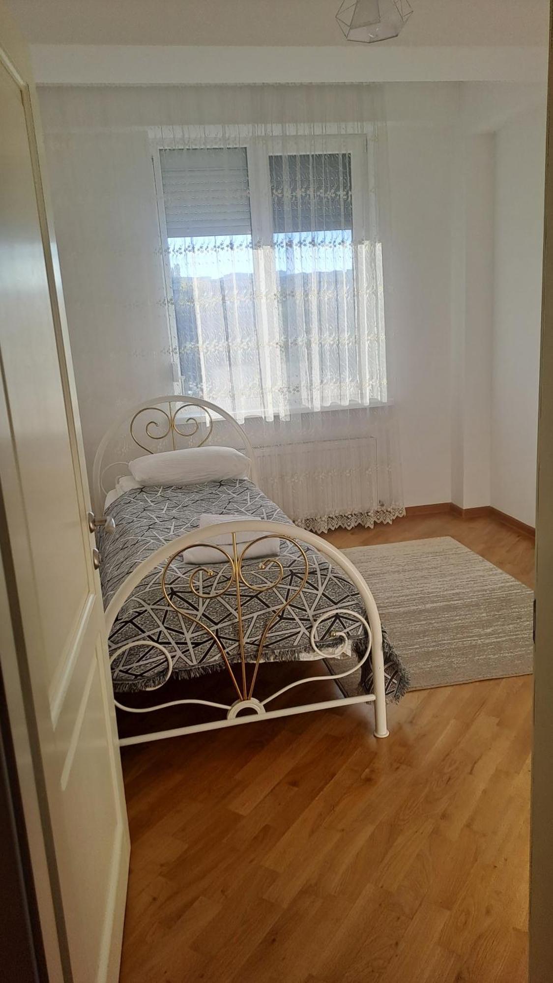 Аэропорт-Номера 24/24 . Apartment Chisinau Cameră foto